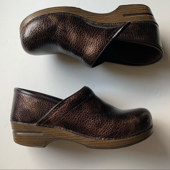 dansko clogs 40